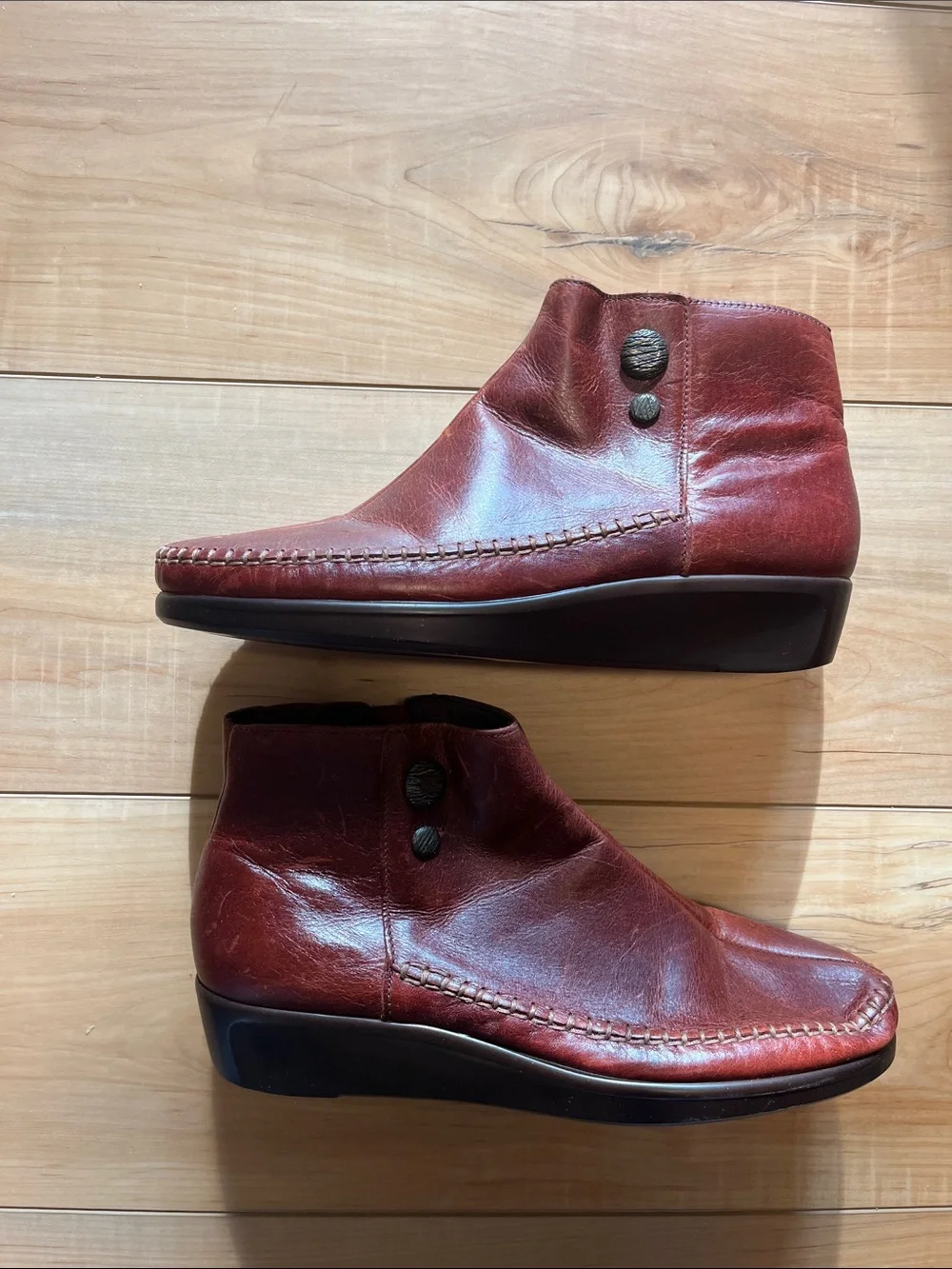Women's Casual Leather Ankle Booties in Chestnut Brown